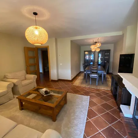 Casas El Castanedu