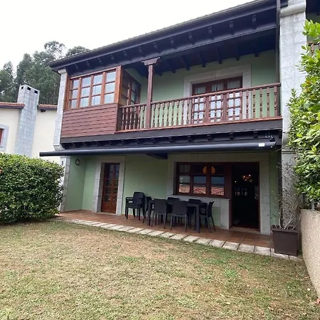 Casas El Castanedu בית נופש