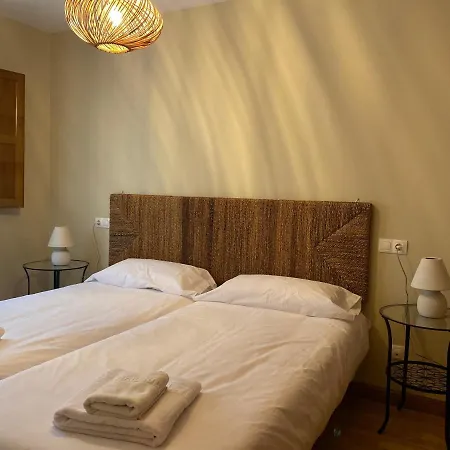 Casas El Castanedu בית נופש ניימברו