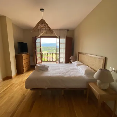 Casas El Castanedu * Ньембро