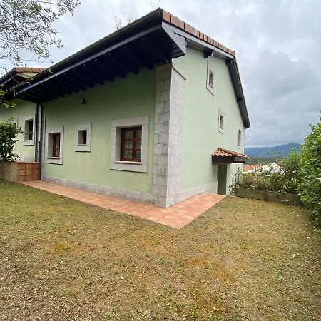 Casas El Castanedu Дом отдыха Ньембро